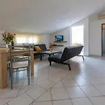 Panos Lejlighed