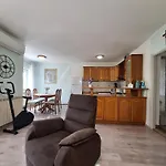 Panos