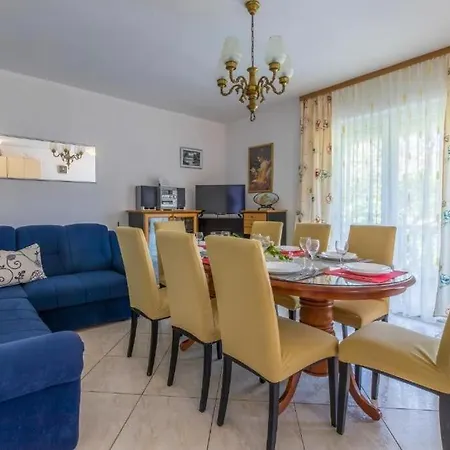 Panos Apartman Novi Vinodolski