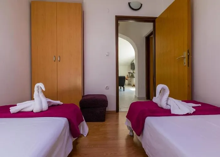 Panos Apartment