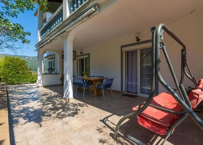 Panos Apartment *